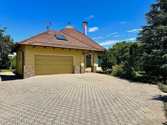 7-izb. Rodinný dom s bazénom na pozemku 5.100 m2 - 2