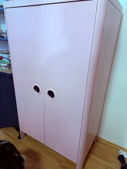 IKEA ružová skriňa - 2