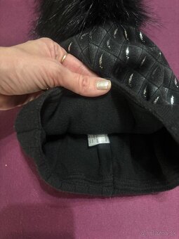 Damska zimná čierna čiapka - 2