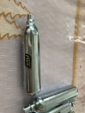 10ks CO2 12g bombicky - 2