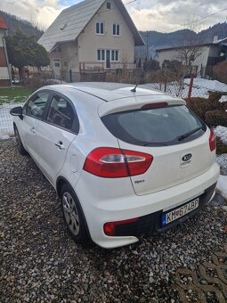 Kia rio 2015 - 2
