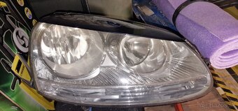 Predné svetlo golf 5 - 2