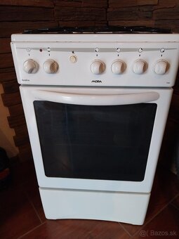 Predám sporák MORA EUROLINE 2460 - 2