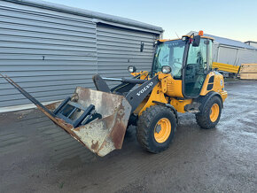 VOLVO L25 2015R 5300MG 139900PLN - 2
