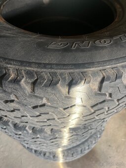Predam pneu 265/70 r15 - 2