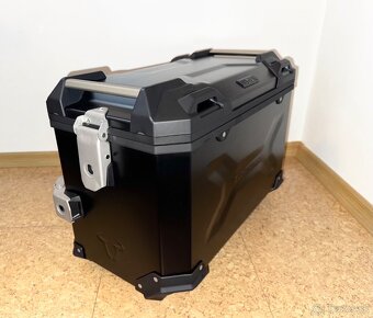 Kufor SW-MOTECH TRAX ADV 45l pravý čierny nový - 2
