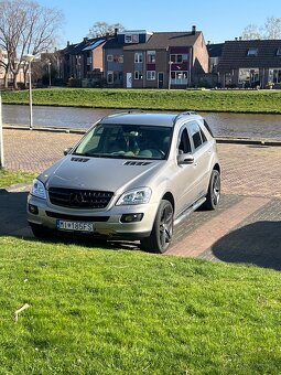 Mercedes ml320 - 2