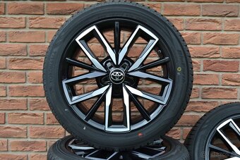 5x114,3 R17 Zimna sada Original Toyota Corolla + 225/45 R17 - 2