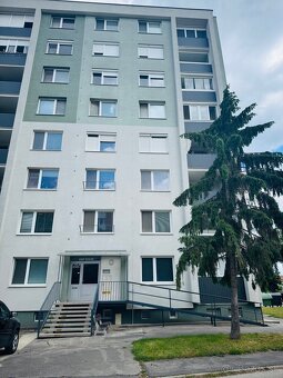 Predam 1 izbovy byt v centre Galanty - 2