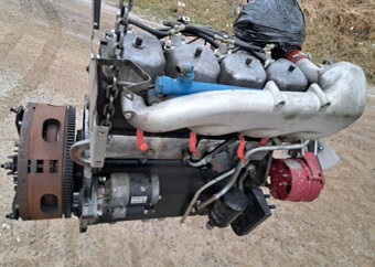 ponúkam motor zetor 7201 turbo - 2