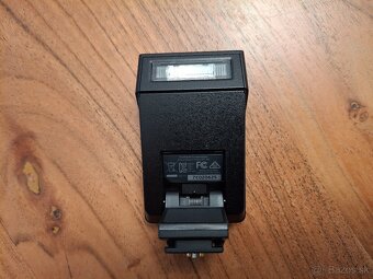 Fujifilm EX-F8 - 2