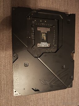 ASUS ROG MAXIMUS Z690 HERO - 2