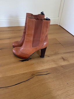 Predám štýlové celokožené topánky Tommy Hilfiger,velkost 40 - 2