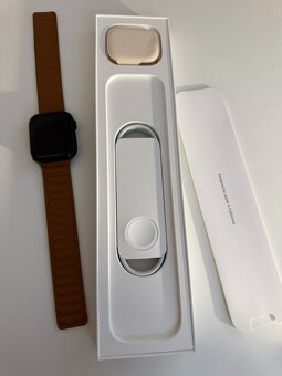 Predám Apple Watch Series 7 Midnight Aluminum s prísl. - 2