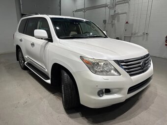 2011 LEXUS LX570 - 8 miest - 2