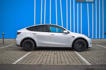 Tesla Model Y Long Range Dual Motor AWD - 2