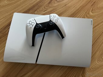 Predam Playstation 5 slim + účty - 2