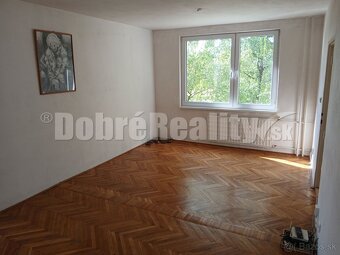 3-izbový byt s balkónom na skvelej adrese – Levice, ul. M. R - 2