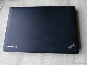 Lenovo. Intel i5. 500 GB SSD hybrid. RAM 8 GB. Nvidia 2 GB. - 2