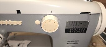 Predám kufríkový šijací stroj Veritas 8014/35-2"prískušenst - 2