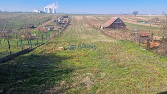 Na predaj veľký 6-izbový rodinný dom s veľkým pozemkom - 2