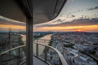PRENÁJOM - EUROVEA TOWER 3iz luxusný byt - 2