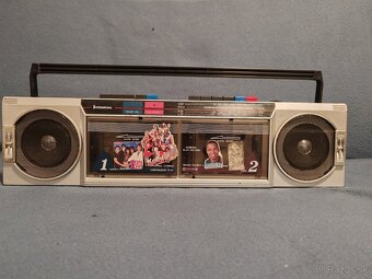 Radiomagnetofon international - 2