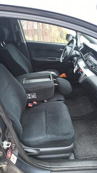 Predam Honda FR-V - 2