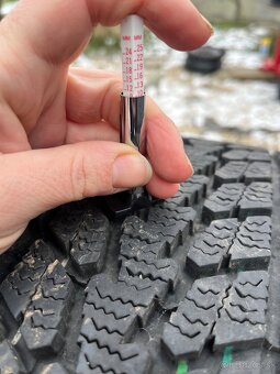 215/60 R17 Nokian a Toyo - 2