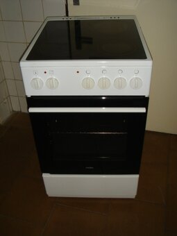 Sporák - keramický - 2