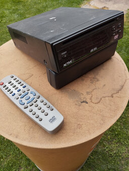 CD menic / DVD prehrávač - 2