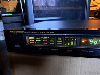 Tuner ONKYO INTEGRA T 4450 - 2