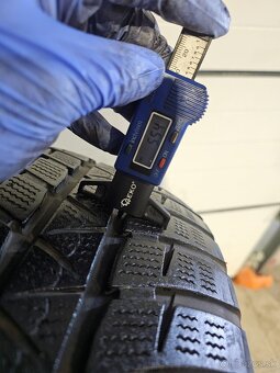 Zimné Pneu Falken 225/55 R19 - 2