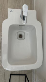 Novy bidet na zavesenie Sideal - 2