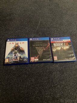 Playstation 4 slim - 2