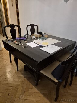 Masívny Stôl so štyrmi stoličkami - 2