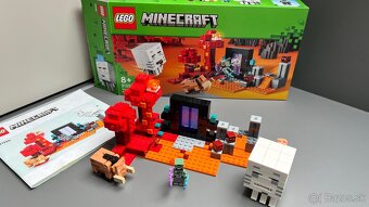 Lego 21255 Minecraft Prepadnutie portálu do Netheru - 2
