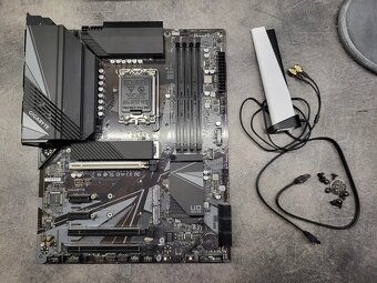 Gigabyte Z690 UD AX - 2