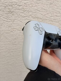 Ovládač na Playstation 5 - 2