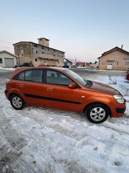 Kia Rio - 2