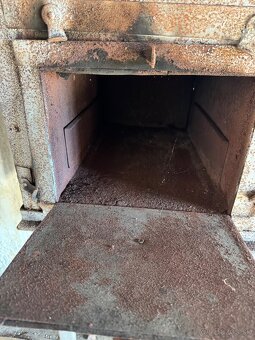 Stará retro pec - 2