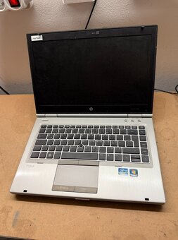 Predám pokazený notebook na náhradné diely zn. HP 8460p.// - 2