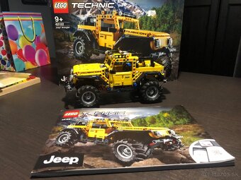 Lego Technic 42122 Jeep Wrangler - 2