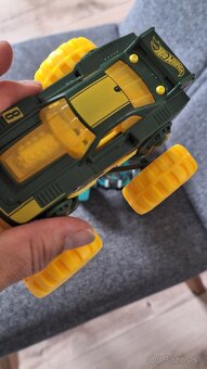 Dve hotwheels autá, monster truck - 2