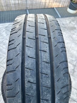 Continetal 215/60R17 C - 2