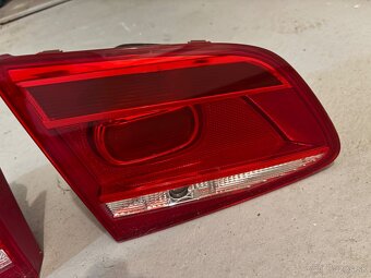 Volkswagen Passat B7 sedan zadné svetlá - 2
