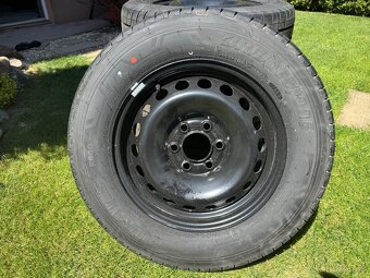 Predám letné Pneu Bridgestone Duravis 215/65 R 16C - 2