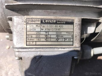 Elektromotor s prevodovkou (12) - 2