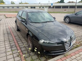 Predám Alfa Romeo 147 1.6 benzín 77kw - 2