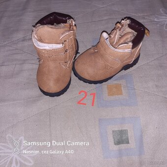 Predám detské oblečenie topanky a odrážadlo a trojkolku - 2